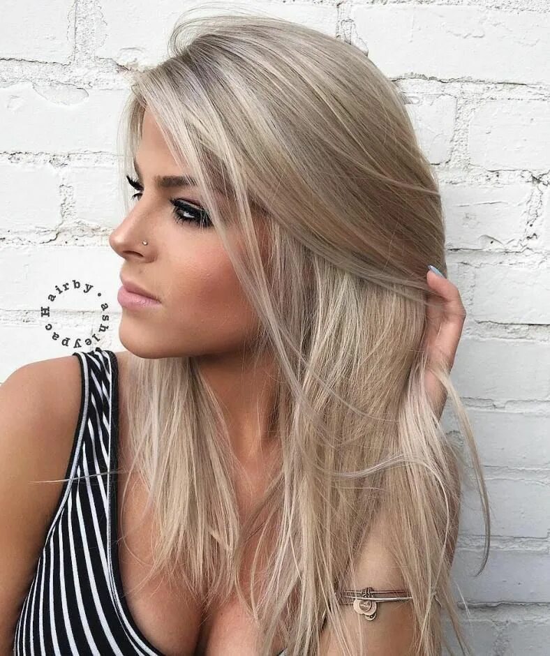 Ash blonde. Смоки блонд пепельный. Смоки блонд Ash. Пепельный миллиривинь. Пепельный блонд окрашивание 2022.