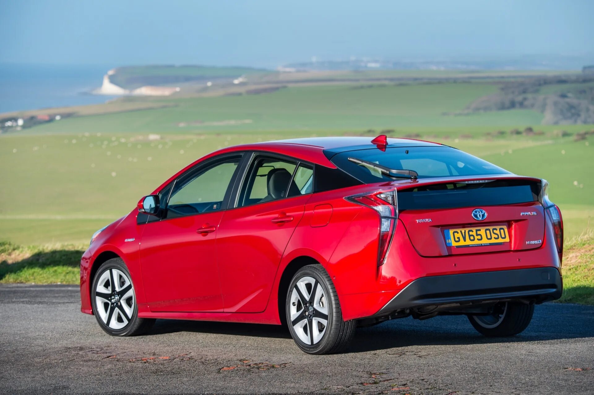 Toyota Prius. Тойота Приус 2015. Toyota Prius 2015 Hybrid. Toyota Prius 2015 хэтчбек. Приус 2015 года