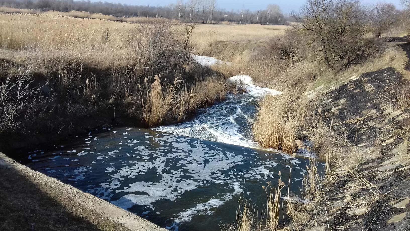 Максимальной сток реки. Сток реки. Сточные воды Краснодарского края. Речной Сток низкий. Постоянный Сток реки.