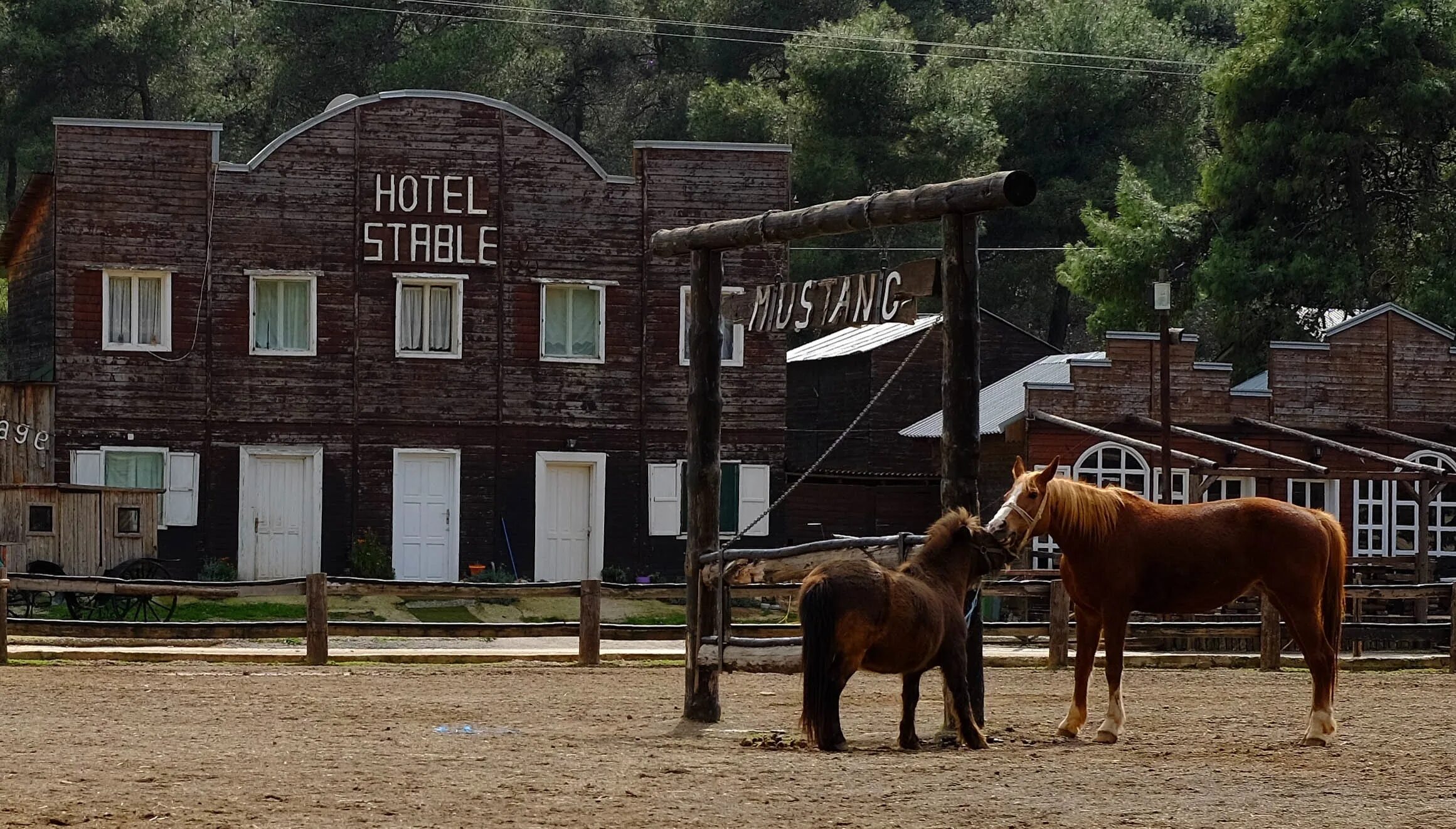 Ранчо в сша дикий запад. Iron hotel. Horse hotel. Horse hotel. Horse hotel.