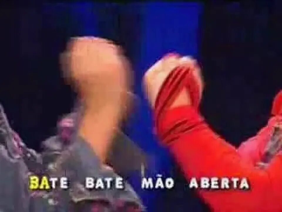 Soco soco bate bate. Soco bate vira перевод. xuxa soco, bate, vira текст песни. soco bate vira ноты акомпонемент.