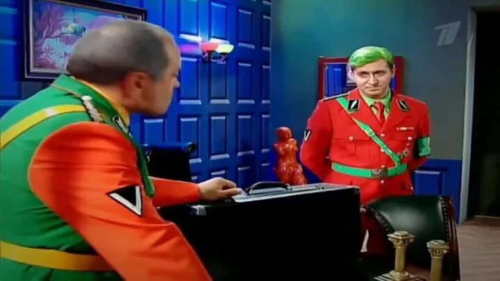 17 мгновений весны в цвете. Большая разница штирлиц. Пародия на гитлера. Большая разница раскрасили 17 мгновений весны. Пародии на 17 мгновений весны большая разница.