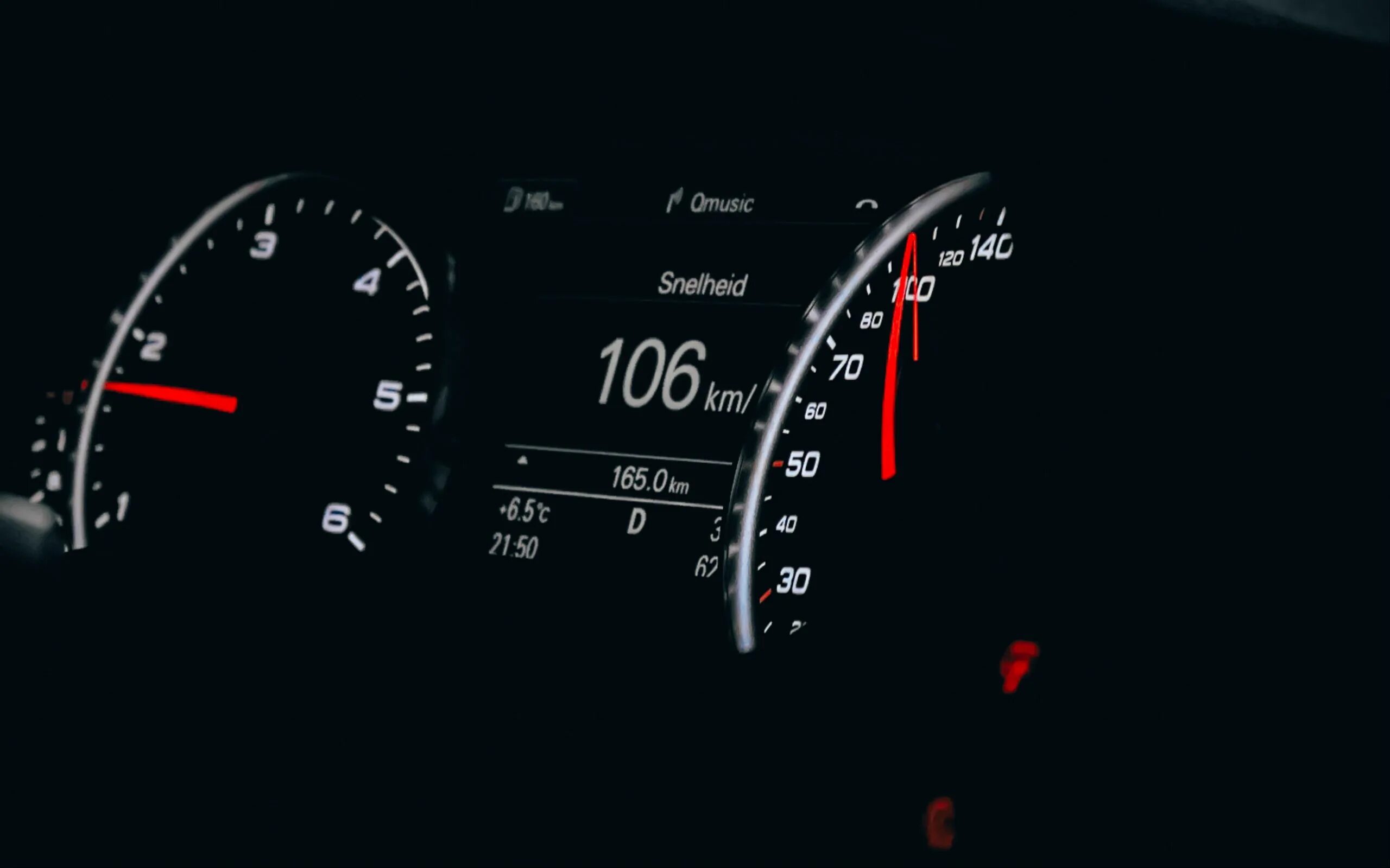 Скорость а также высокую. Бмв панель скорость 200. спидометр. спидометр автомобиля. скорость.