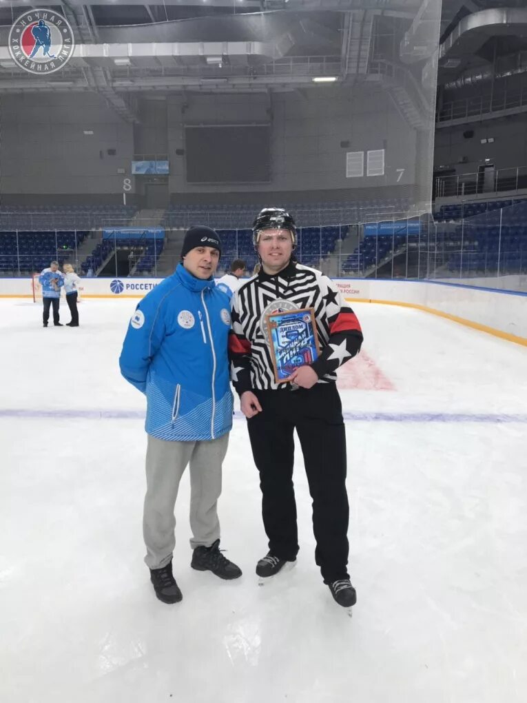 Хоккеист красноярск ночная лига. Хоккейная лига красноярска. Красноярская хоккейная лига одежда. Ночная хоккейная лига воронеж 50+. Поротиков хоккеист.