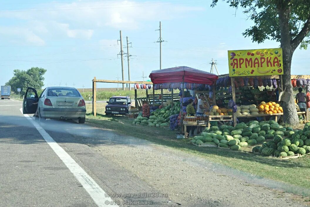 Придорожная ярмарка Краснодарский край. Кубанские придорожные ярмарки. Кубанская ярмарка на трассе м4 Дон. Придорожные ярмарки Краснодарского края 2022.