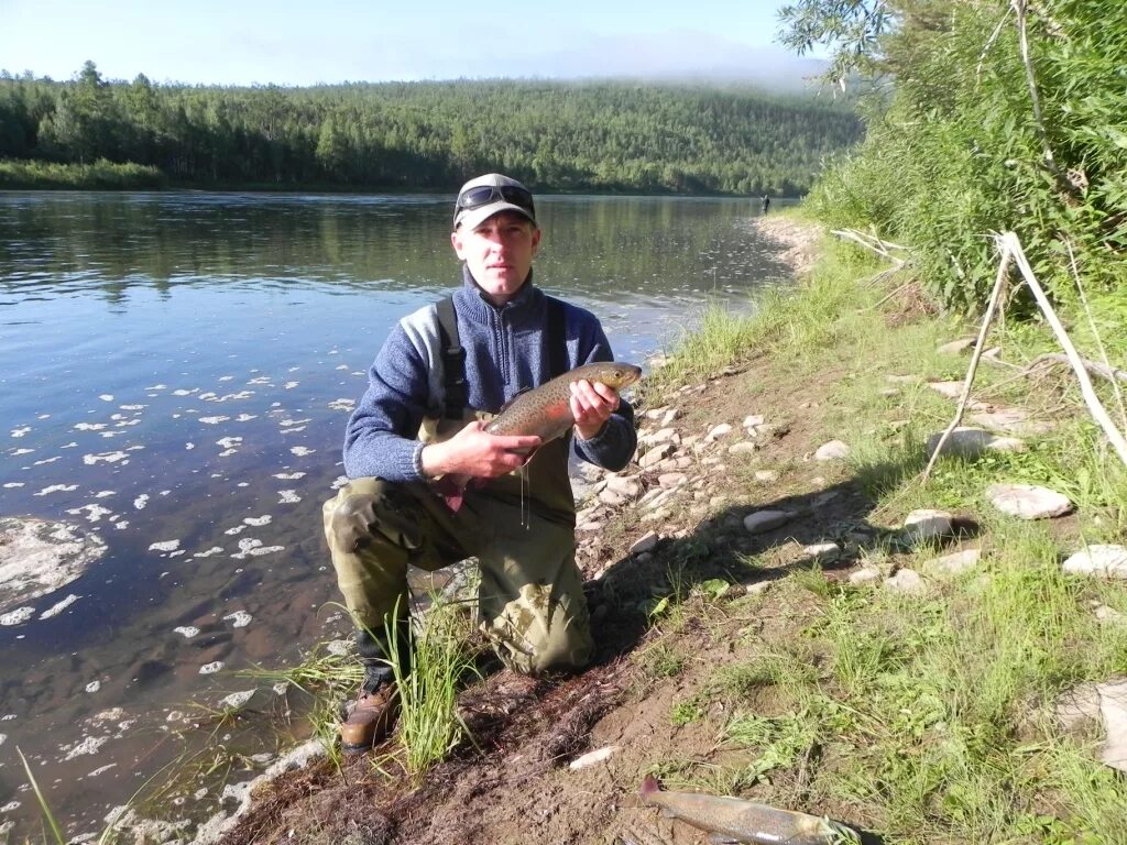 Рыбалка на леня. Озеро Очеуль Качугского района. Качуг рыбалка. Рыбалка на Лене. Рыбалка в Иркутской области.
