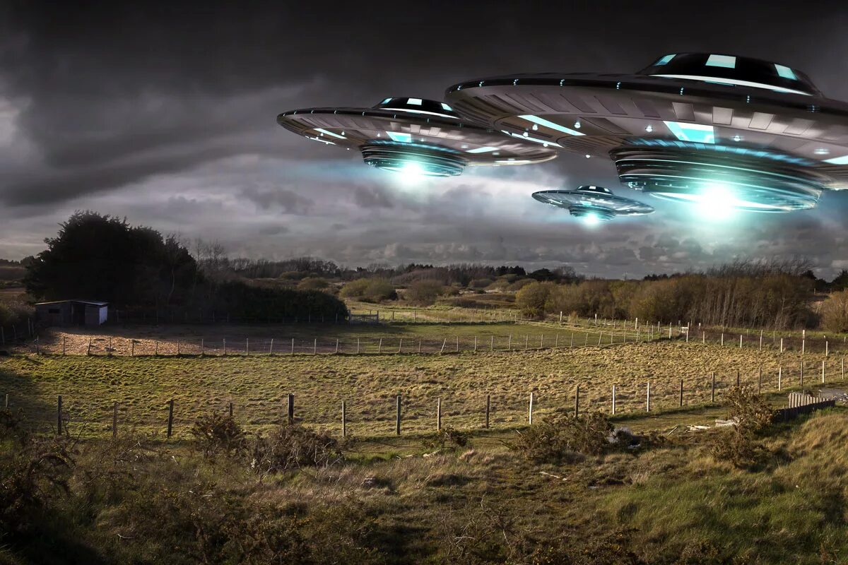 НЛО инвасион. UFO Alien Invasion пришельцы. НЛО 2023 вторжение. Инопланетный корабль. Человекоподобный пилот летающей тарелки