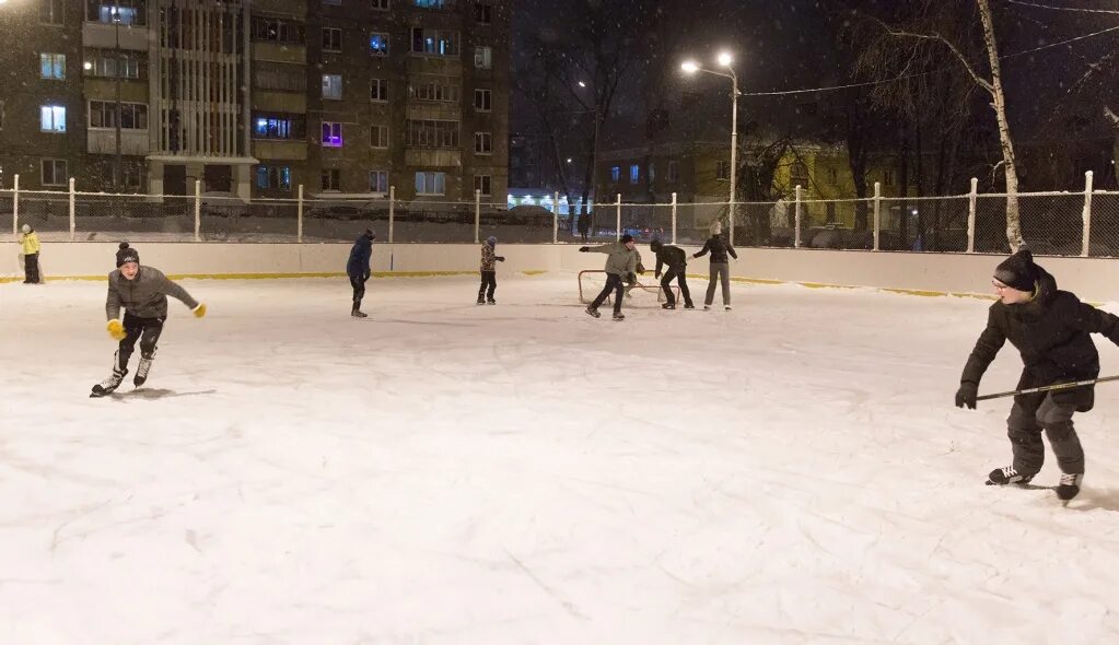 Каток юность нижний. Каток Нижний Тагил. Народный Нижний Тагил каток. Каток в народном парке Нижний Тагил. Каток Фотеевский Нижний Тагил.