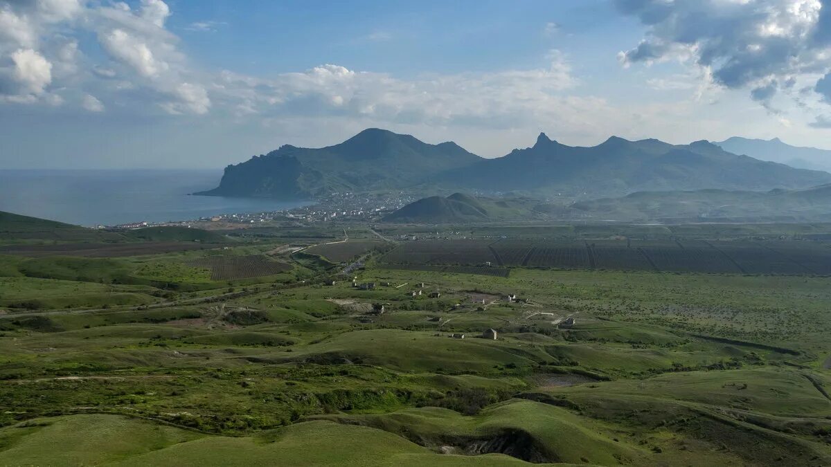 холмы коктебеля. картины коты художника из коктебеля. коктебель синие холмы. холмы коктебеля. коктебель холмы.