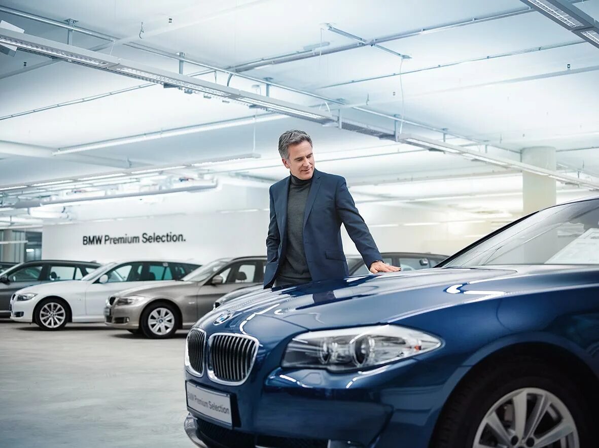 BMW Premium selection. Машина BMW Premium selection. Выбор автомобиля. Автомобиль фотосток.