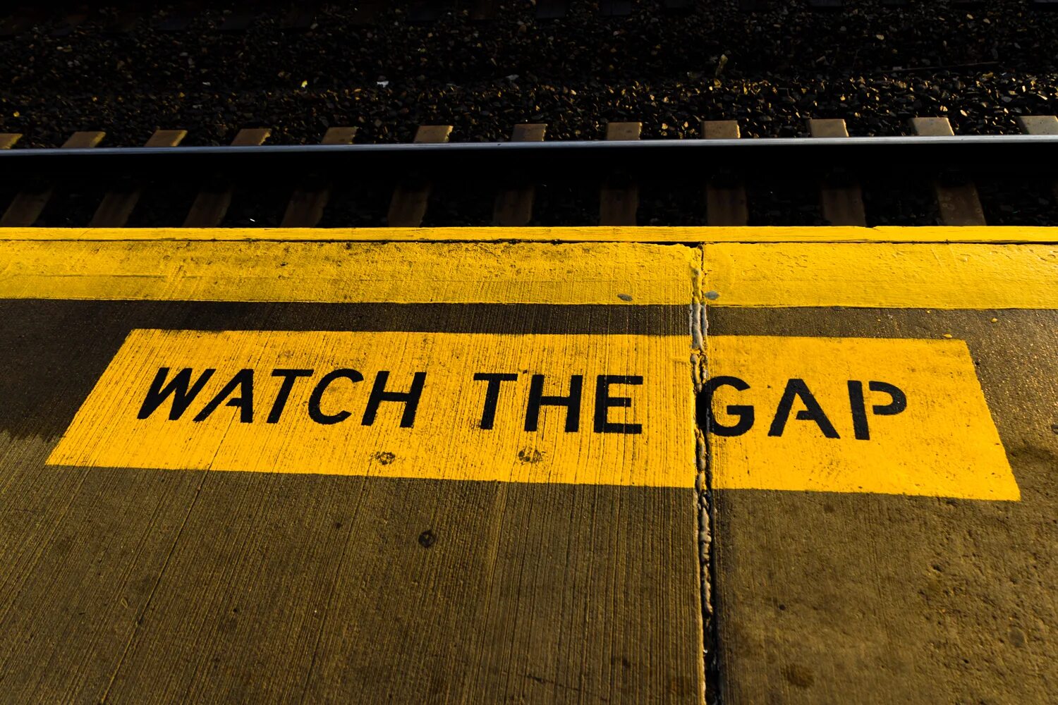 Mind the gap театр. Картинка табличка " Mind the gap". Треки из игры the gap.