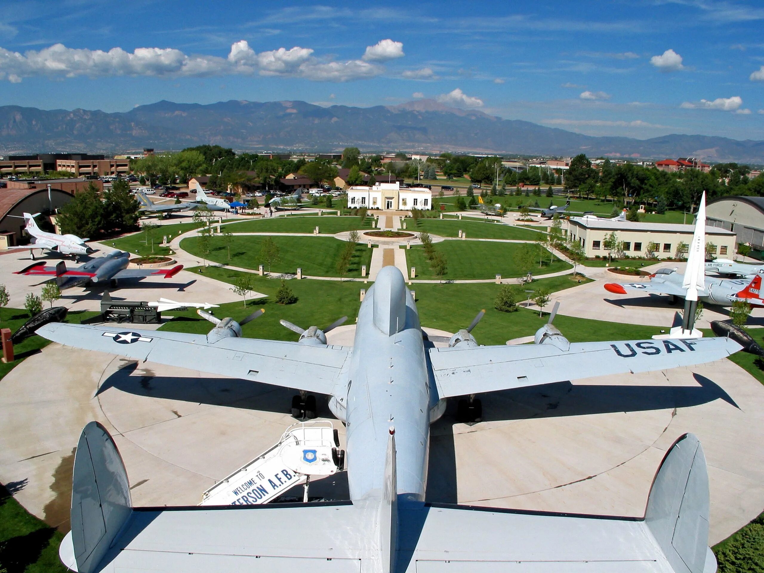 Эйр парк. База ВВС В Колорадо-Спрингс. Колорадо Air Force Academy. Авиабаза Петерсон.