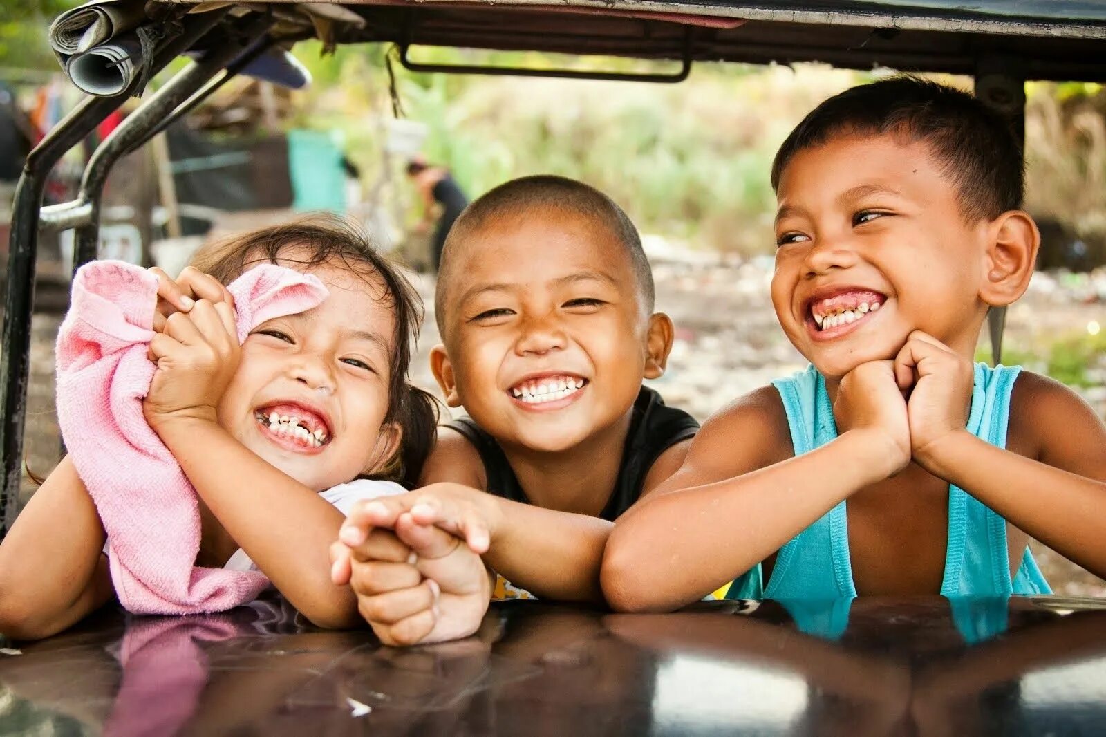 Children laughing. Счастливый ребенок. Улыбка ребенка. Счастливые дети Казахстан.