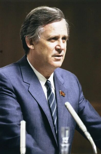 Черномырдин премьер министр. Премьер министр 1990. Рыжков премьер-министр ссср. Премьер министр 1992 года в россии. Премьер министр 1990.