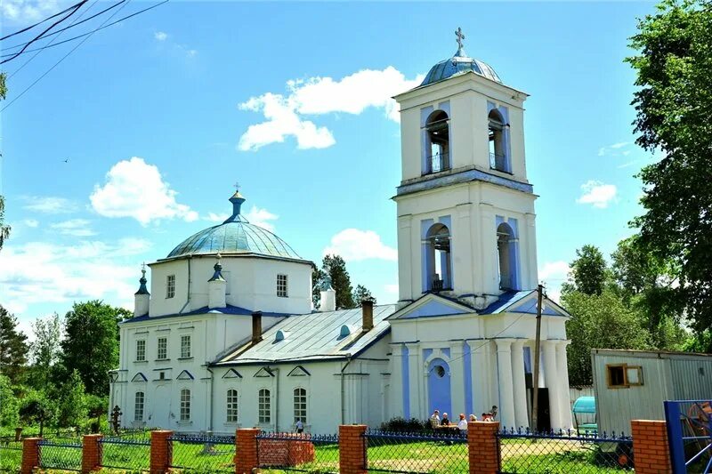 Охона новгородская область. Церковь Охона Пестовский район. Охона Новгородская область Пестовский район. Церковь Святой Троицы Охона. Храм Троицы в Охоне Пестовского района Новгородской области.