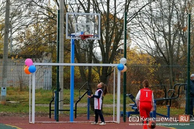 Спортплощадки Кинешма. Спортивные площадки в Кинешме. Спортплощадка школа 5 Кинешма. Новая площадка на 17 школе.