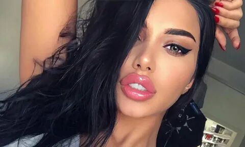 Самые красивые губы девушек.