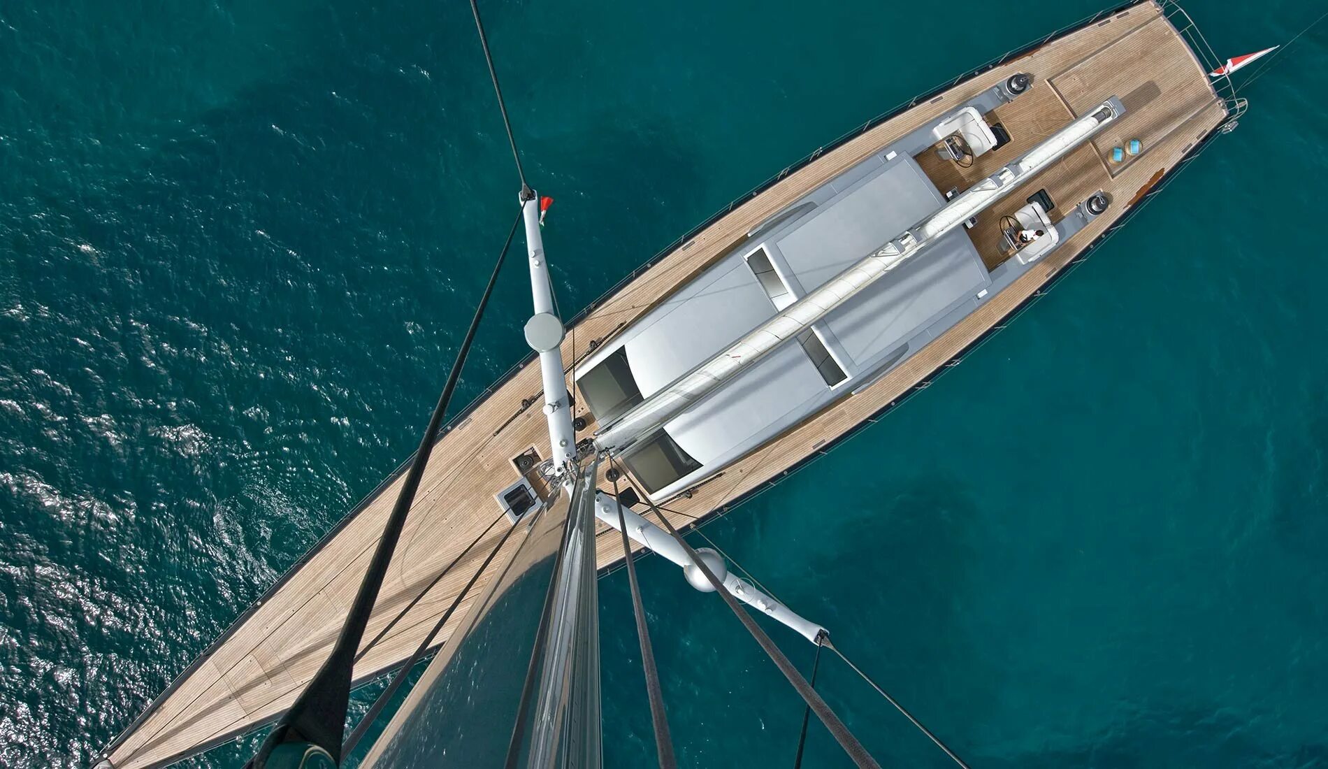 Барк седов бушприт. Бушприт корабля ингерманланд. Кливер ринг. Бушприт, стаксель и кливер. Стаксель и кливер.