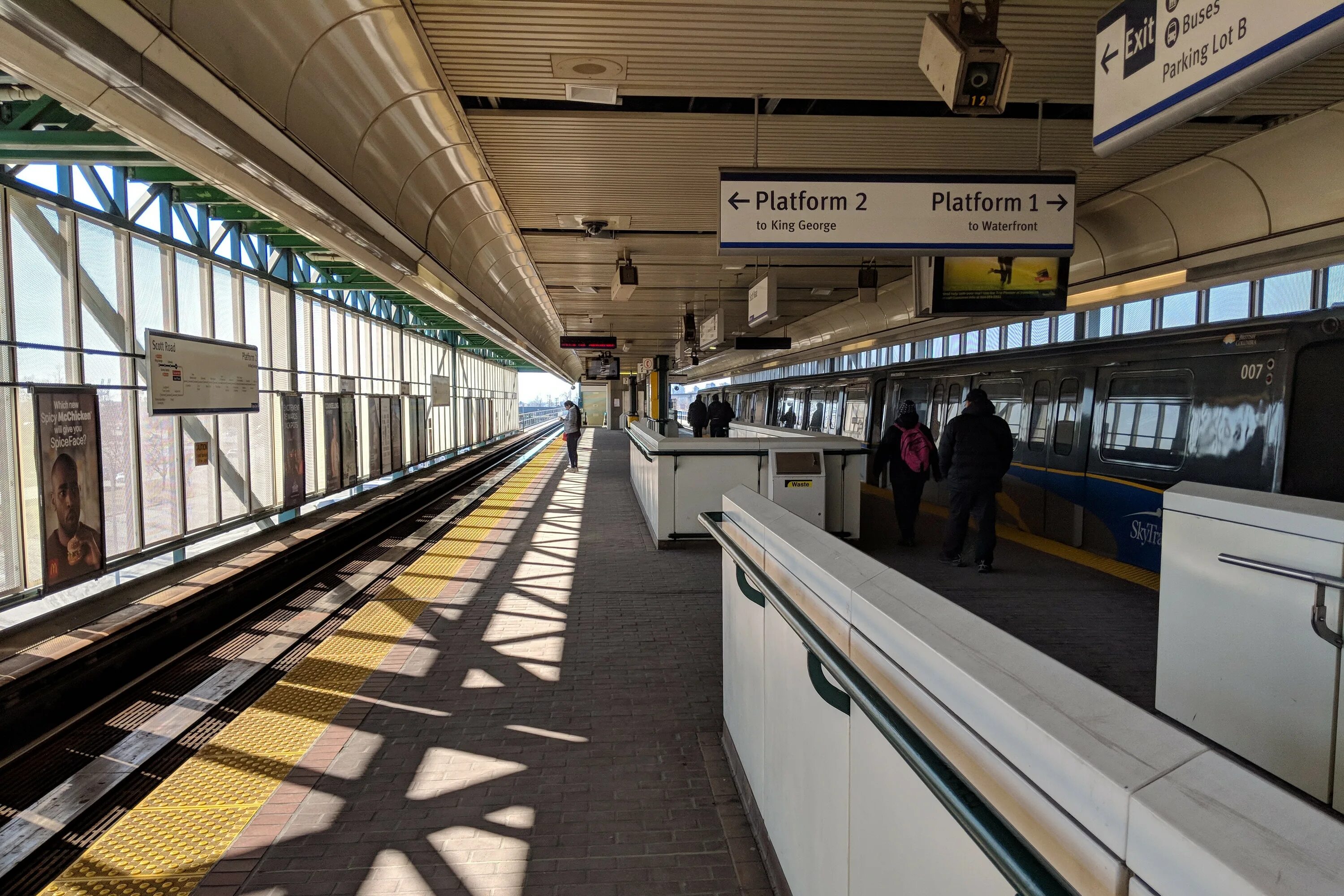 Платформа уровень 4. Метро ванкувера. станция westminster платформа. skytrain waterfront. king george bridge skytrain.