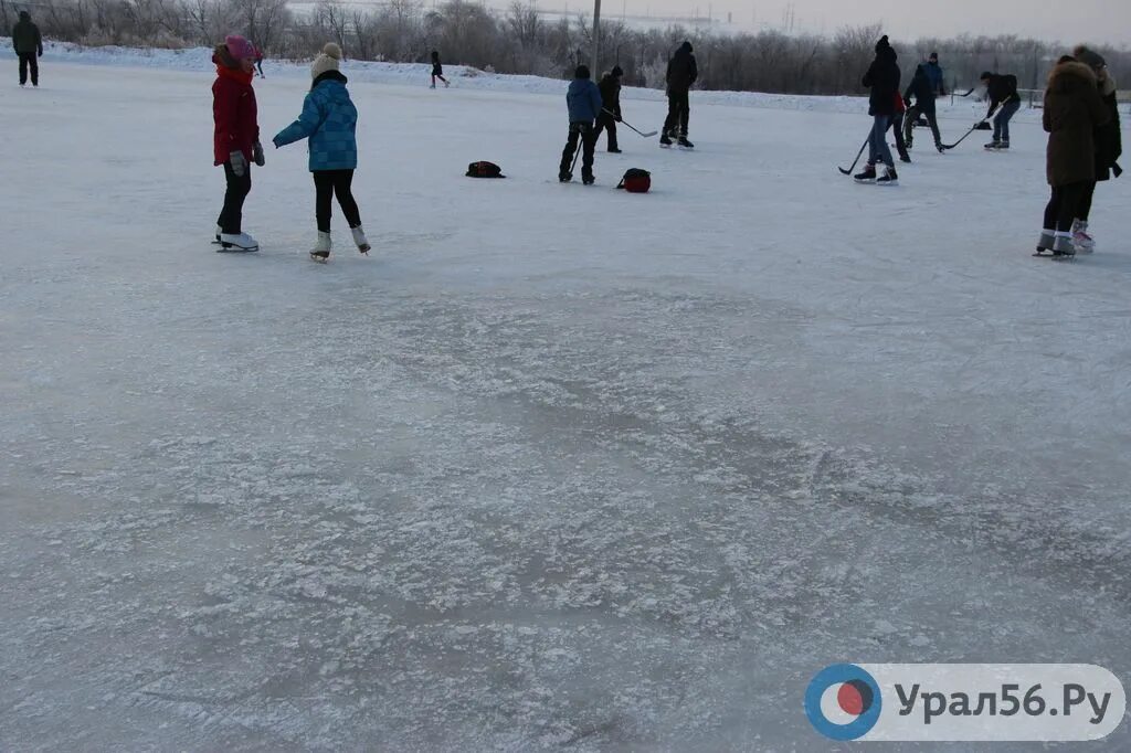 Юбилейный орск каток. Парк Северный Орск каток. Катки в Орске. Каток на Шевченко Орск.