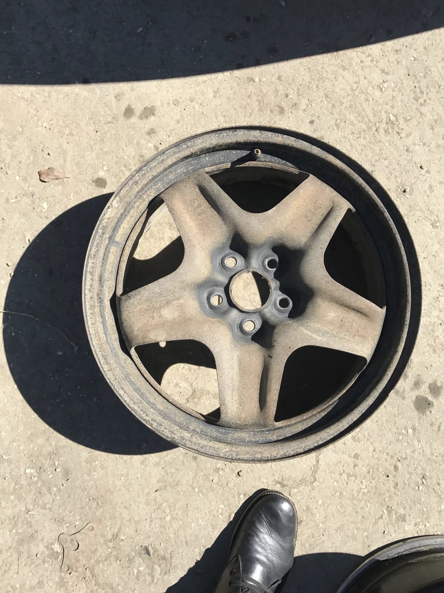 Диск колесный opel insignia r17. Штатные диски опель астра. Оригинальные диски opel astra r16. Диски штампованные r17 опель. Диски r17 opel astra h ronal.