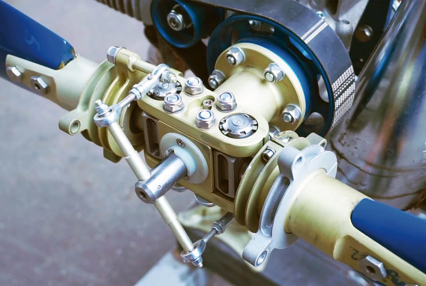 Винт изменяемого шага виш-105в. Винт изменить шаг. Механизм винт изменяемого шага. Механизм винт изменяемого шага. Схема и технология насадки гребного винта.