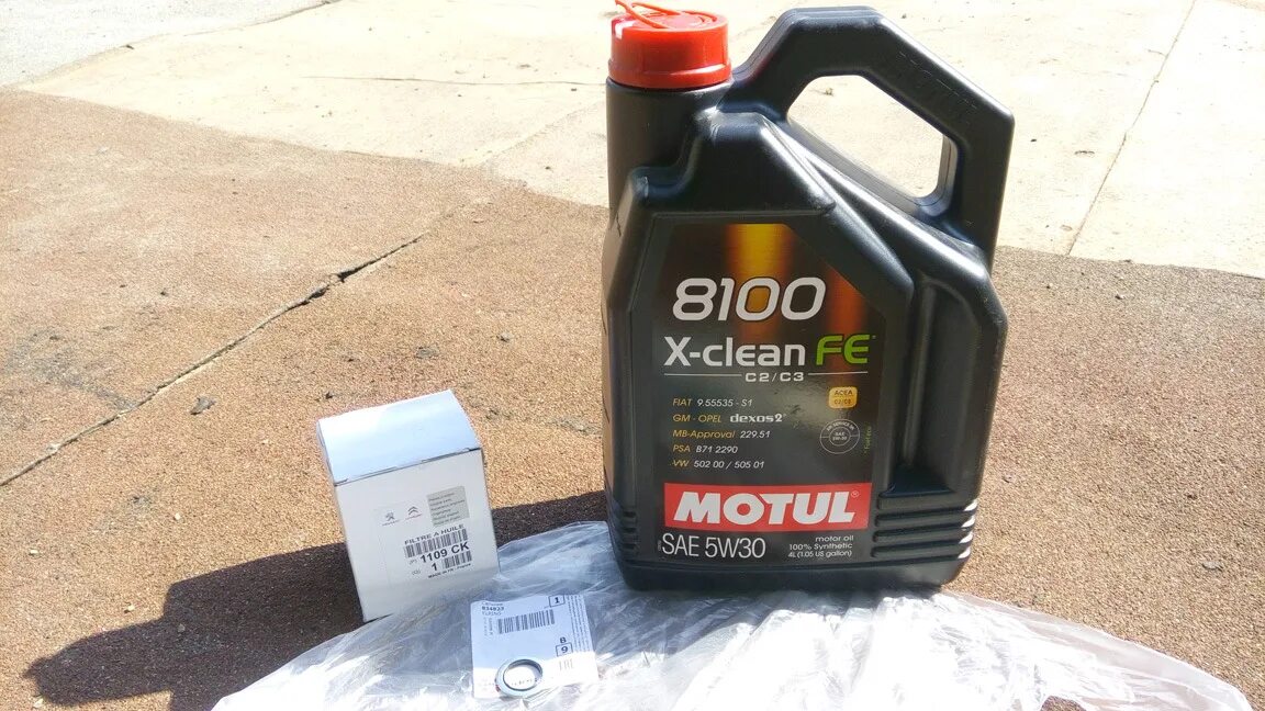 Motul 5w30 Peugeot. Пежо 408 масло в двигатель. Масло тотал 5w30 для Пежо 408. Масло в ДВС Пежо 408.