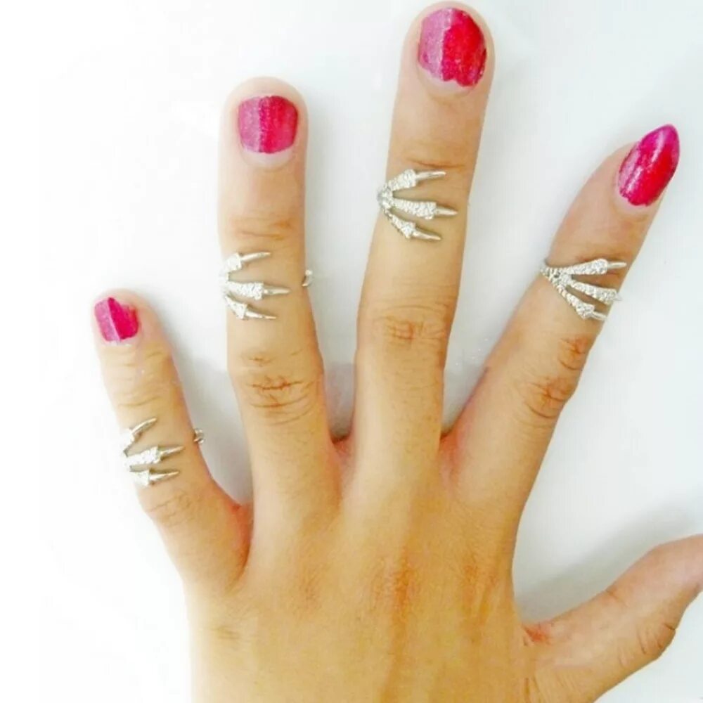 Чёрный маникюр на квадратные ногти средней длины. Маникюр на длинные пальцы. Маникюр на розовом фоне. Нюдовый маникюр с сердечками. Разные ногти.