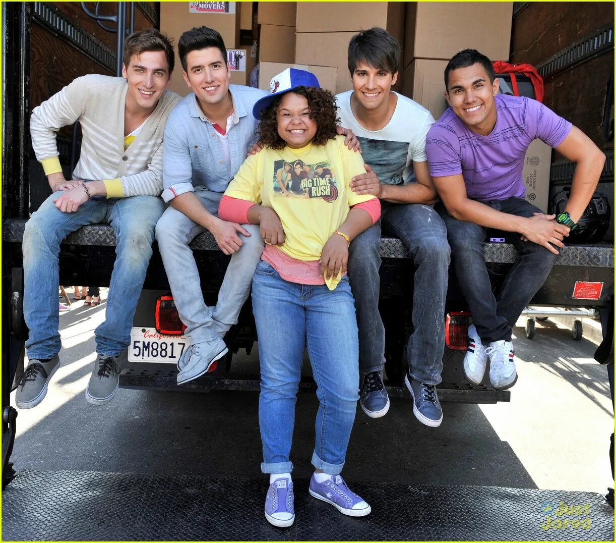 Cast go