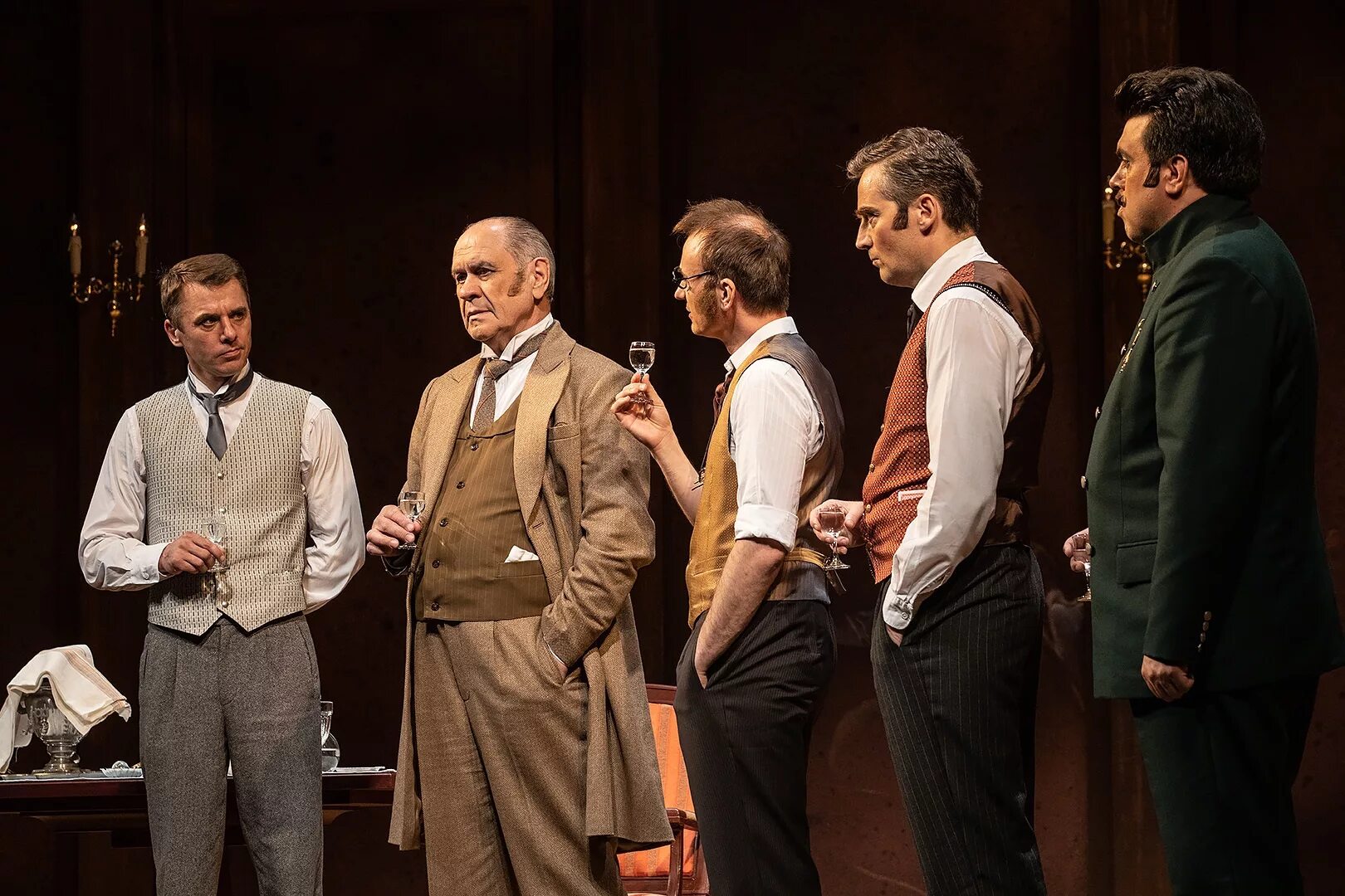 игроки гоголь спектакль