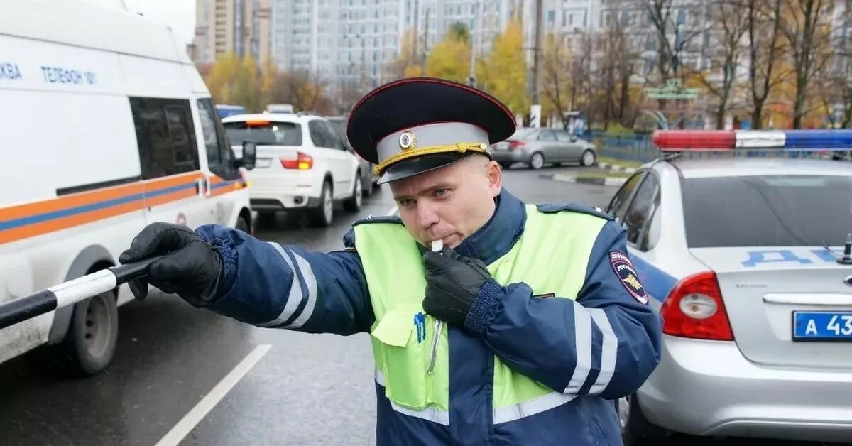 Гаишник. Где дпсники. Где дпсники. Сотрудник дпс. Дпс остановили.