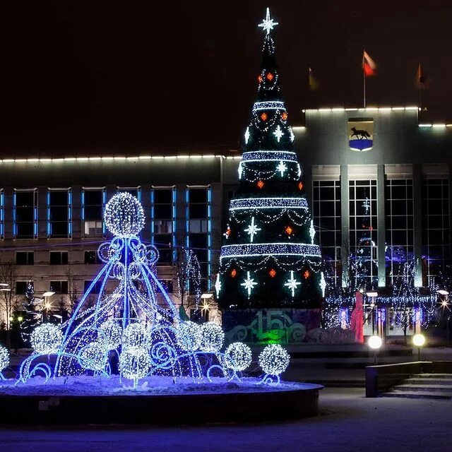 ледяные скульптуры. куда сходить в сургуте на новогодние праздники. ледовый городок сургут 2022. елки сургута 2020. куда сходить в сургуте на новогодние праздники.