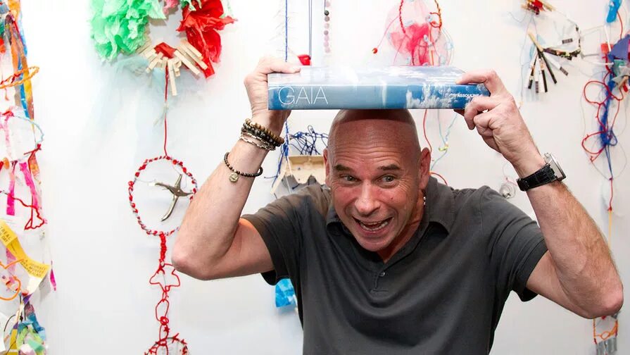 Ги лалиберте цирк дю солей в молодости. Альберт саламонский цирк. Соловьёв основатель цирка. Основатель цирка. Основатель цирка.