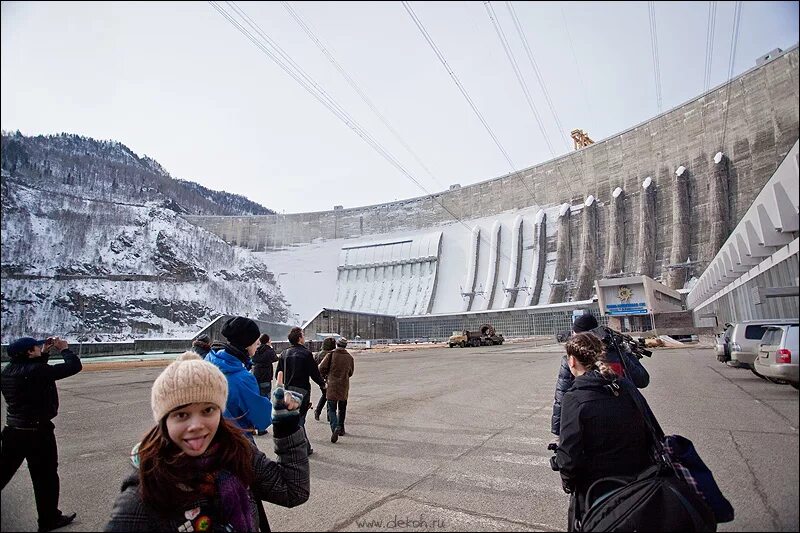 Саяно-шушенская гэс водохранилище. Погода саяно шушенской. Погода саяно шушенской. Саяно-шушенская гэс хакасия. Гэс абакан.