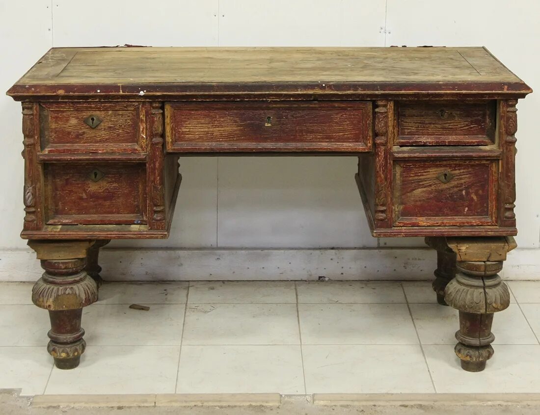 Купить старые классики. Письменный стол Крейн-1 Tobacco. Старинный письменный стол. Старинный стол. Старинный кабинетный стол.