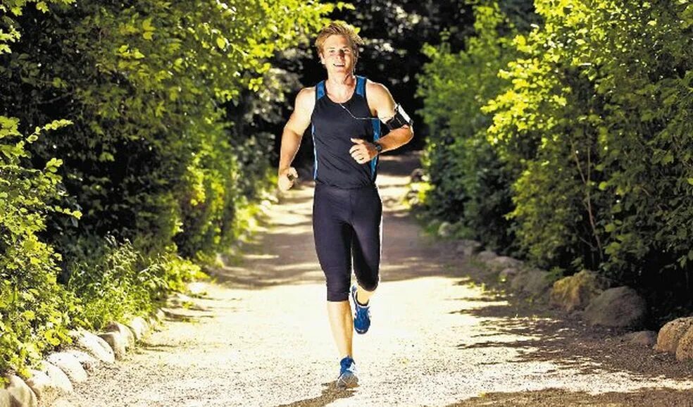 Бег. Пробежка разобрать. Бегущие ноги. Пробежка разобрать. Кинограммы по технике бега.