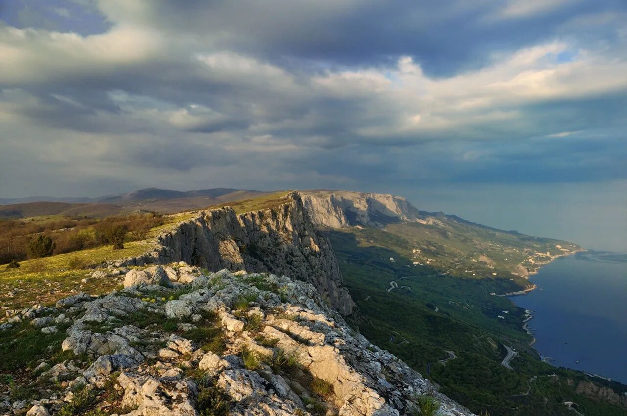 День крыма фото. Мазелов Крым. Ласточкина гора Крым. Бюзюка Крым гора. Таврида горы Крым.