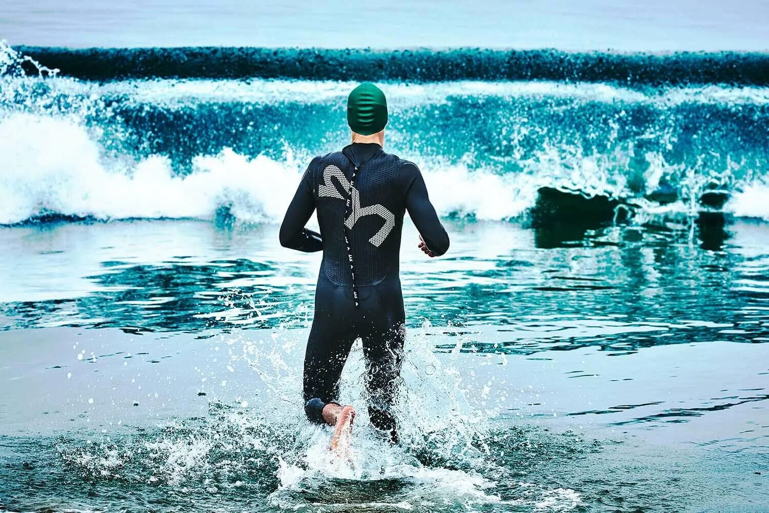 Гидрокостюм phelps aquaskin. Костюм спидо для триатлона. Гидрокостюм для триатлона. Гидрокостюм aquasphere aqua skin мужской. Костюм для плавания на открытой воде.