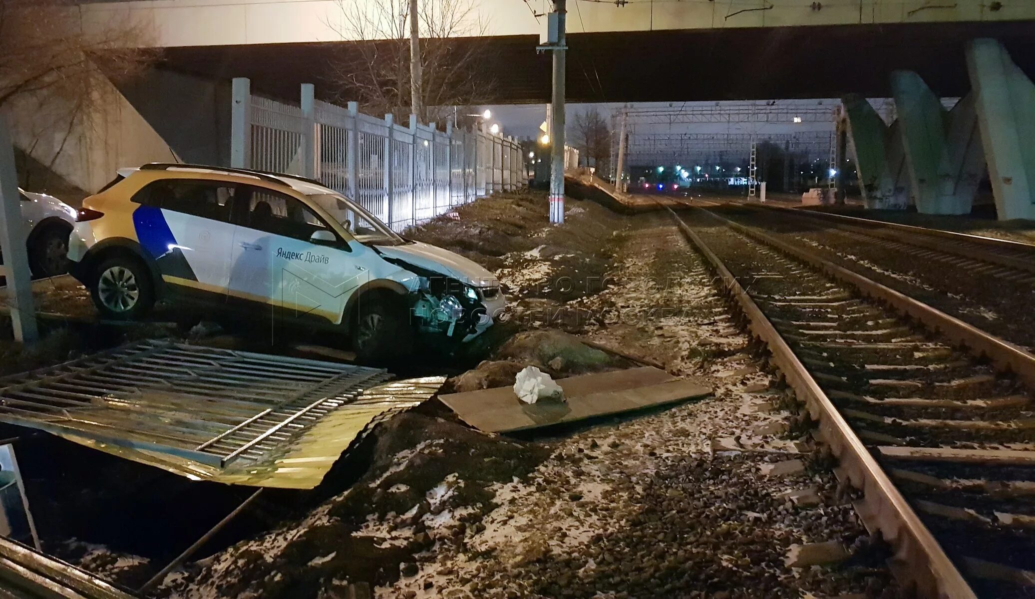 Сити драйв авария. Сити драйв дтп. Каршеринг спб драйв. Car accident, victims, ambulance pictures. Ддпи каршеринг.