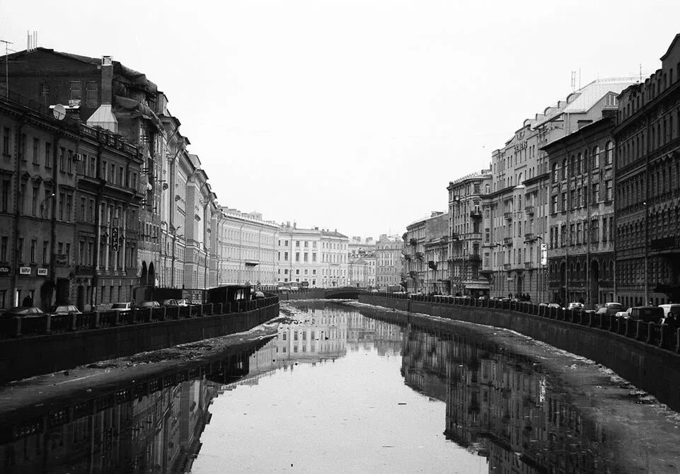 Депрессия спб. Санкт-Петербург серый. Серость Петербурга. Питер серый город. Петербург серый и унылый.