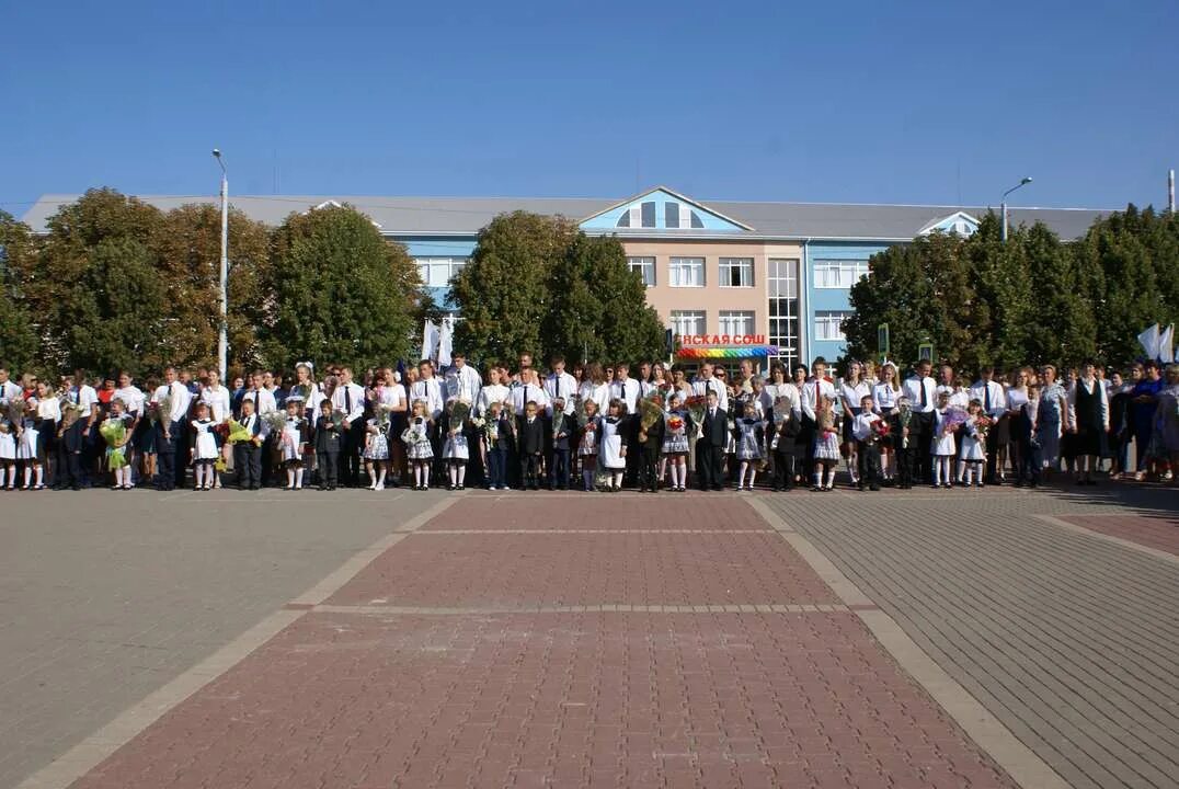 Погода в красном белгородской на неделю. Красненский район Белгородская область. Красное Красненский район школа. Ураковская школа Красненский район. Красненский район Белгород.