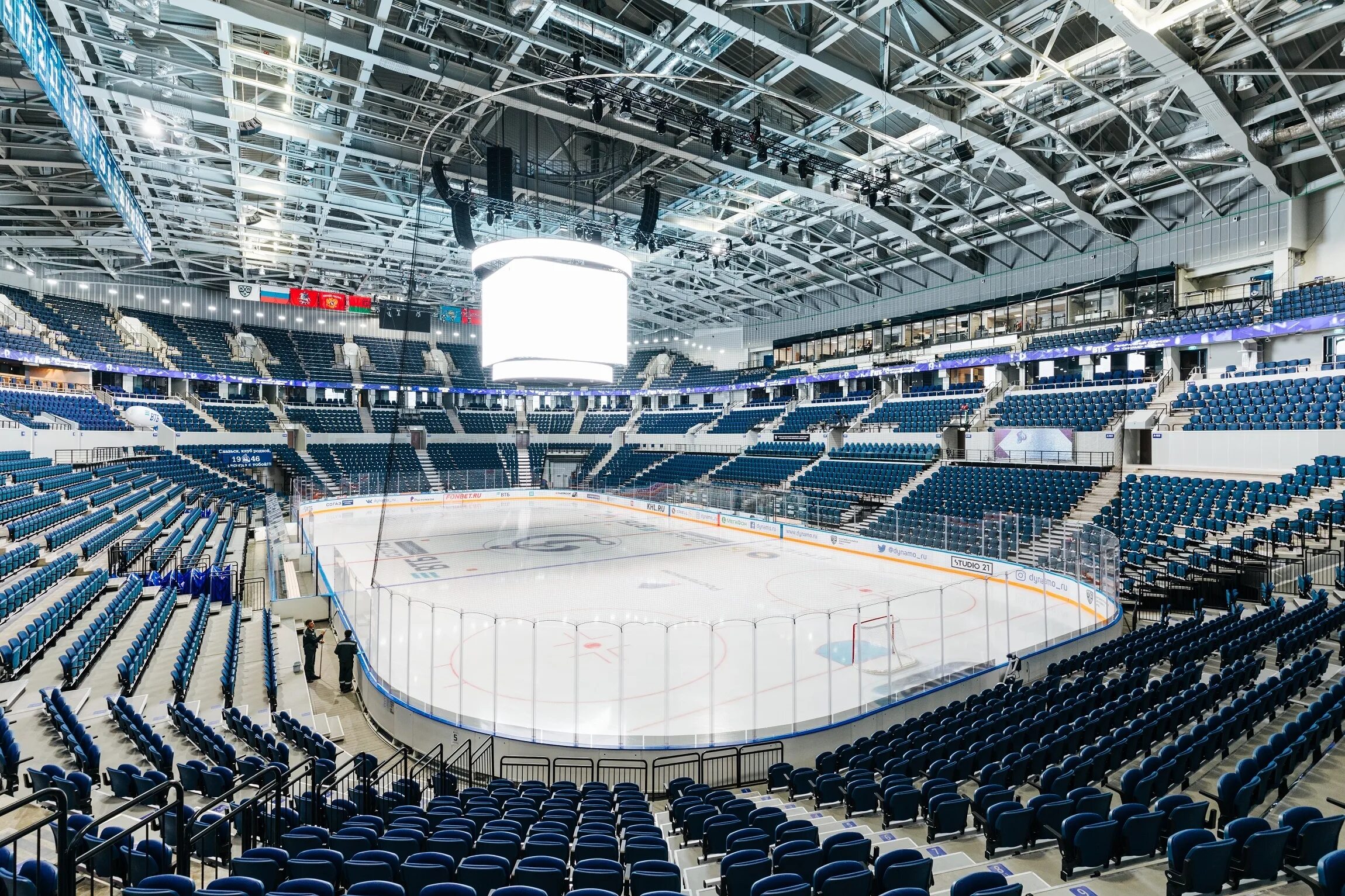 Ледовый дворец ска спб. Цска хоккейная арена внутри. Втб арена санкт-петербург. Цска арена хоккей малая арена. Стадион цска арена хоккей.