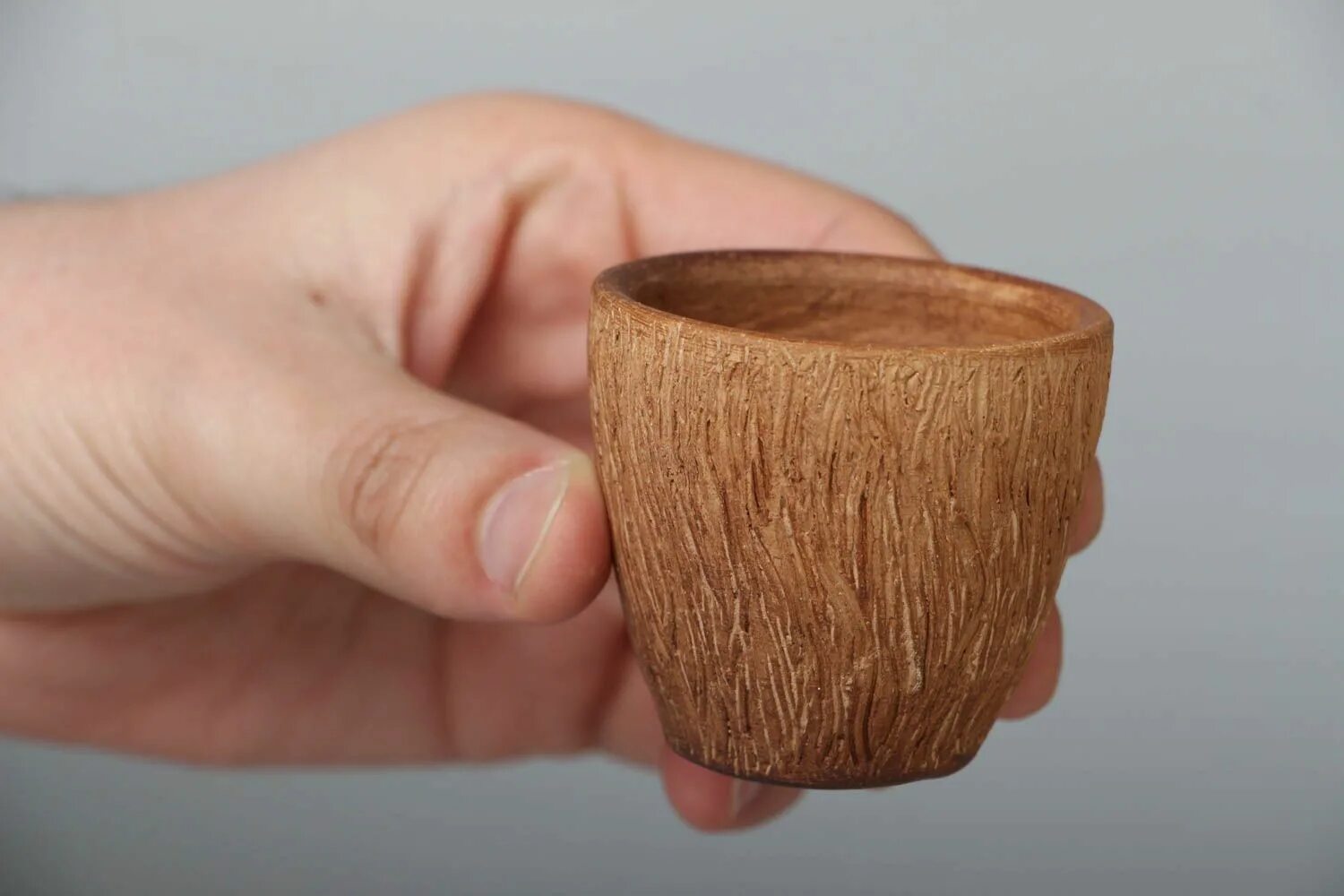 Керамический стакан. Глиняный стакан. Глиняные рюмки. Стакан из глины. Глиняный стакан.