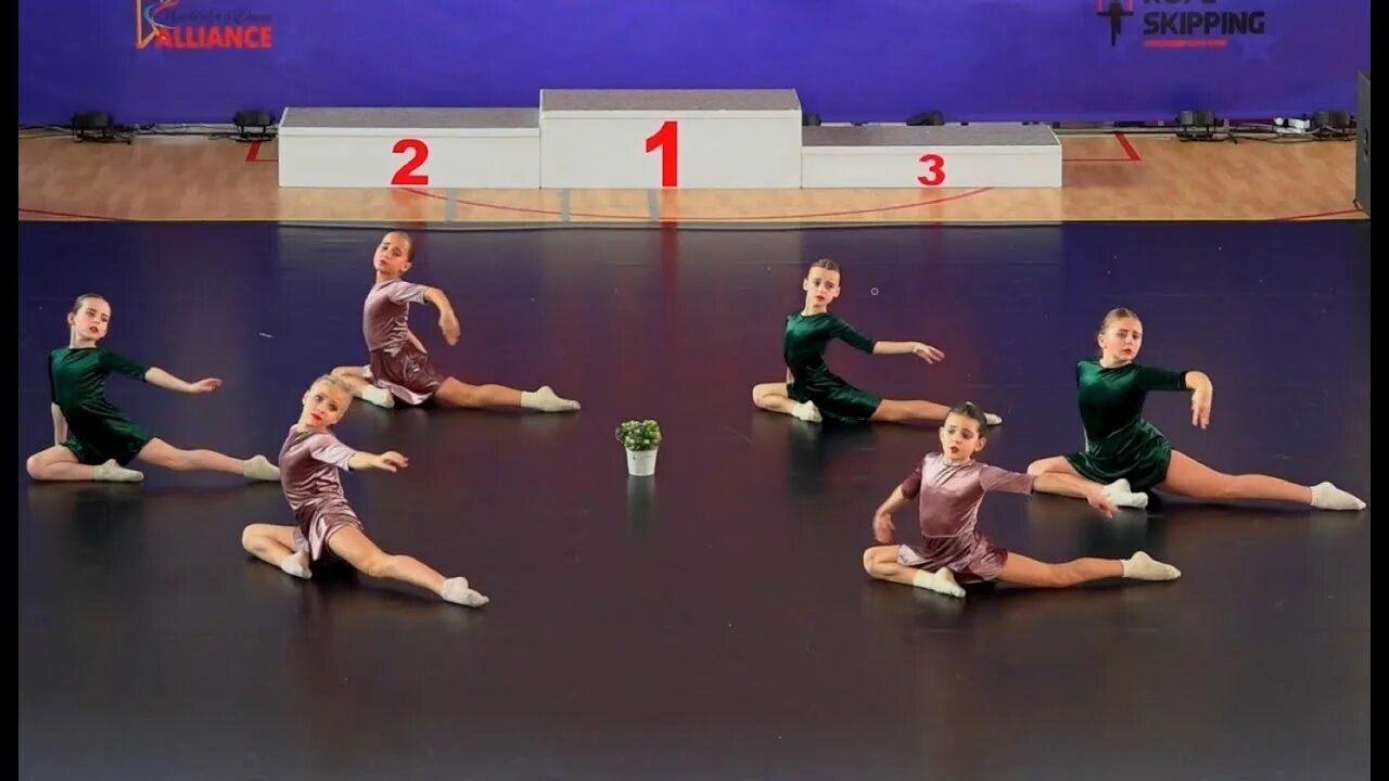 Ансамбль даймонд анапа. Студии танцев анапа. Студии танцев анапа. Racurs dance studio, анапа. Музыкальная школа анапа.