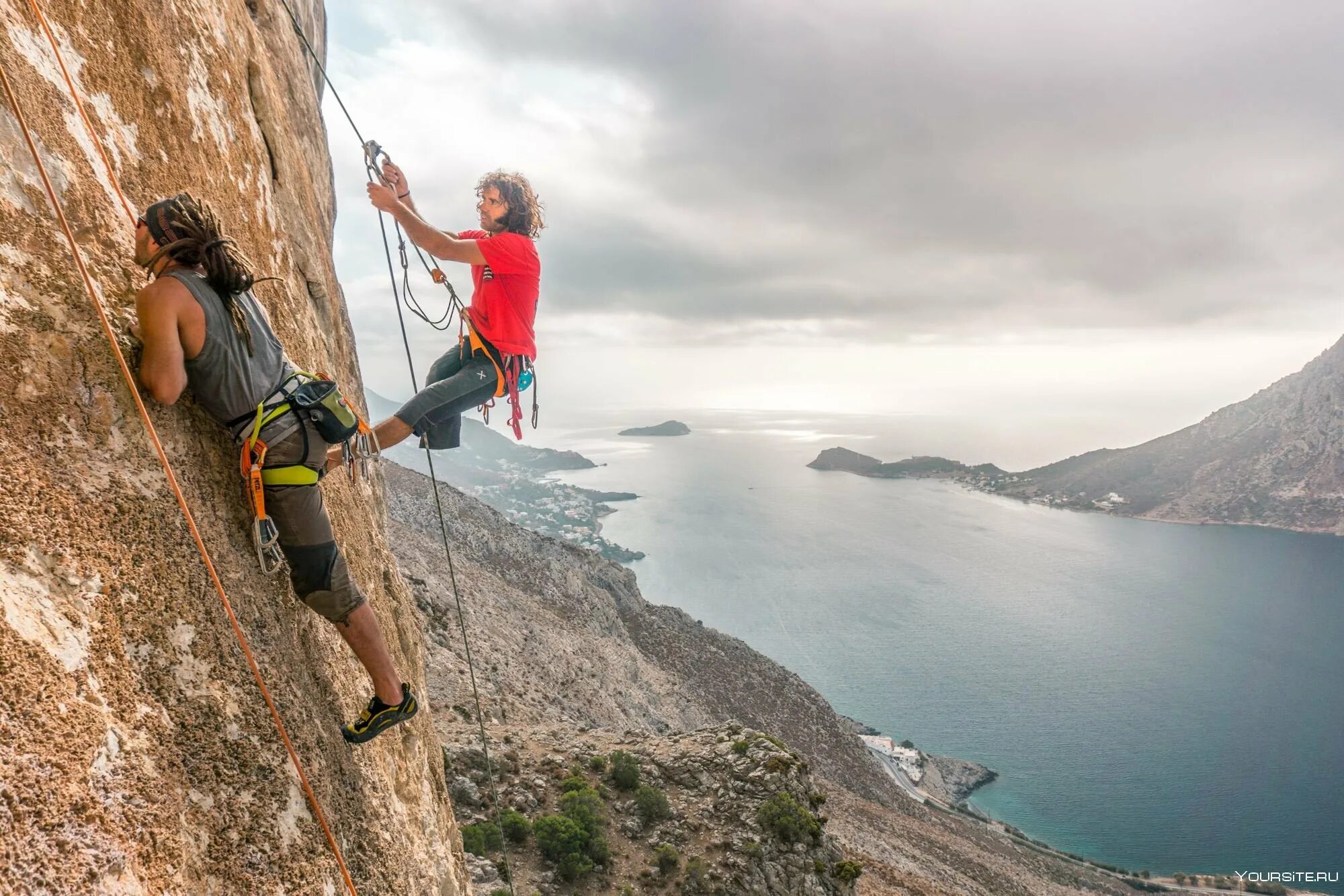 Rock Climbing — скалолазание. Экстремальный туризм. Лазить по горам. Скалолазание в горах.