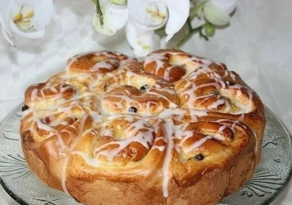 Пирог цветок из дрожжевого. Вкусные и красивые пироги из дрожжевого теста. Пирог с яблоком и корицей. Самый вкусный пирог на дрожжевом тесте. Красивые пироги из дрожжевого теста.