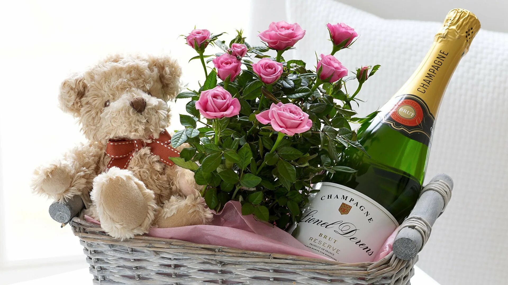 цветы и шампанское. шампанское gosset celebris vintage extra brut, 2002 г. шампанское и розы экстра на русском. шампанское и розы экстра на русском. спуманте розе экстра драй серена розовое.