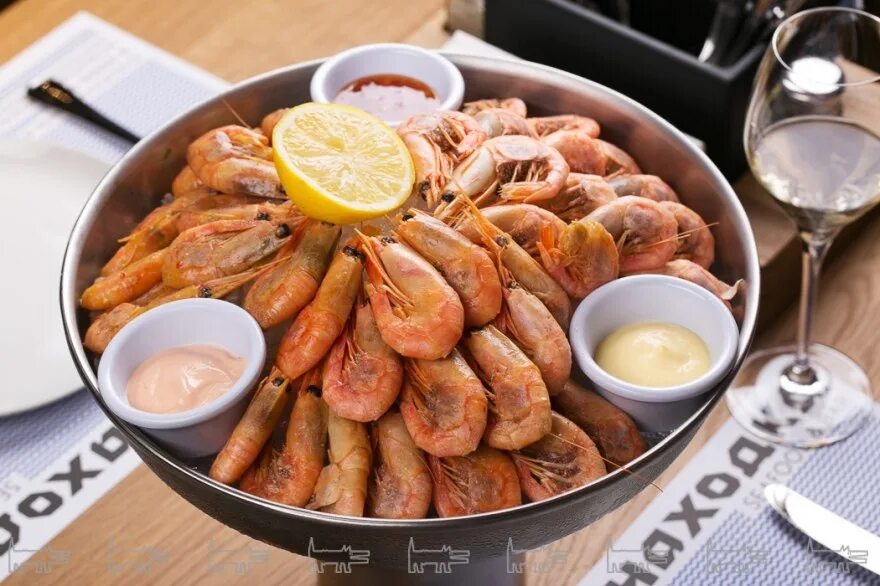 Мясо рыба ресторан волгоград меню. Креветки boston. мясо креветки. мясо и рыба плато креветок. ресторан бостон креветки.