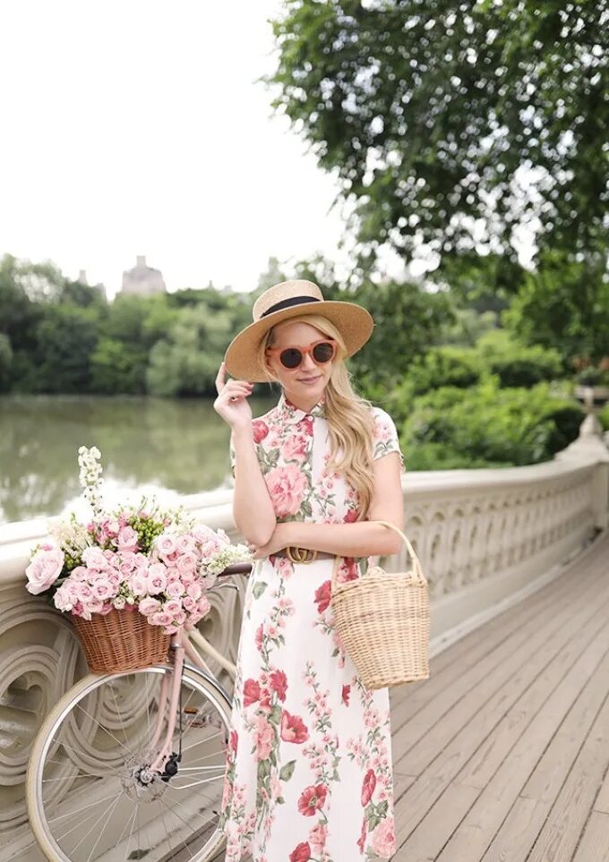 Модный блоггер Линдер. Летние образы для девушек. Романтичный образ. Платье в стиле Прованс.