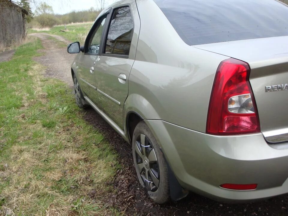 Купить логан оренбург. Рено Логан 2013 базальт. Renault Logan 1.6. Рено Логан 2011 1.6 серый базальт. Светлый базальт Рено Логан.